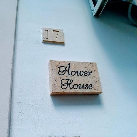 Flower House Villa มอนเตสกายิโอโซ ภายนอก รูปภาพ