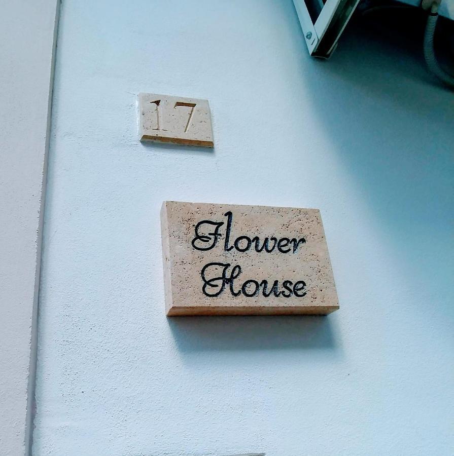 Flower House Villa มอนเตสกายิโอโซ ภายนอก รูปภาพ